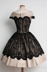Knee-Length Cap Sleeves Homecoming Dresses With Black Lace